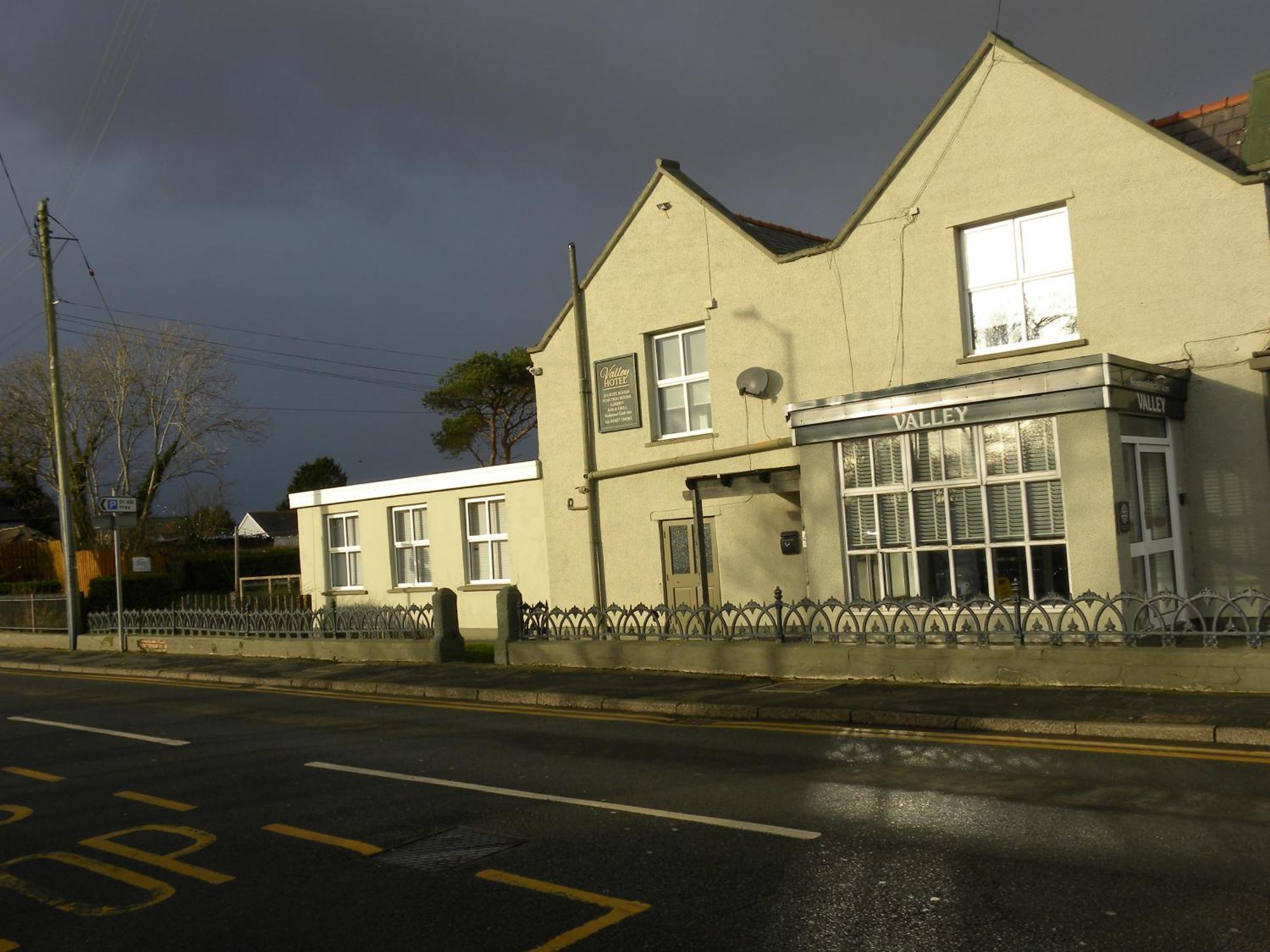 The Valley Hotel, Anglesey Экстерьер фото