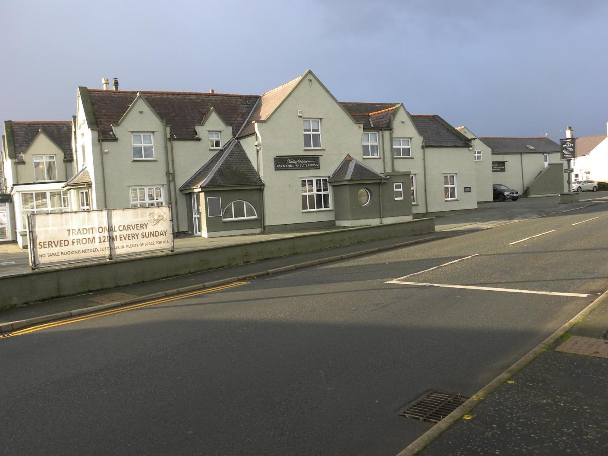 The Valley Hotel, Anglesey Экстерьер фото