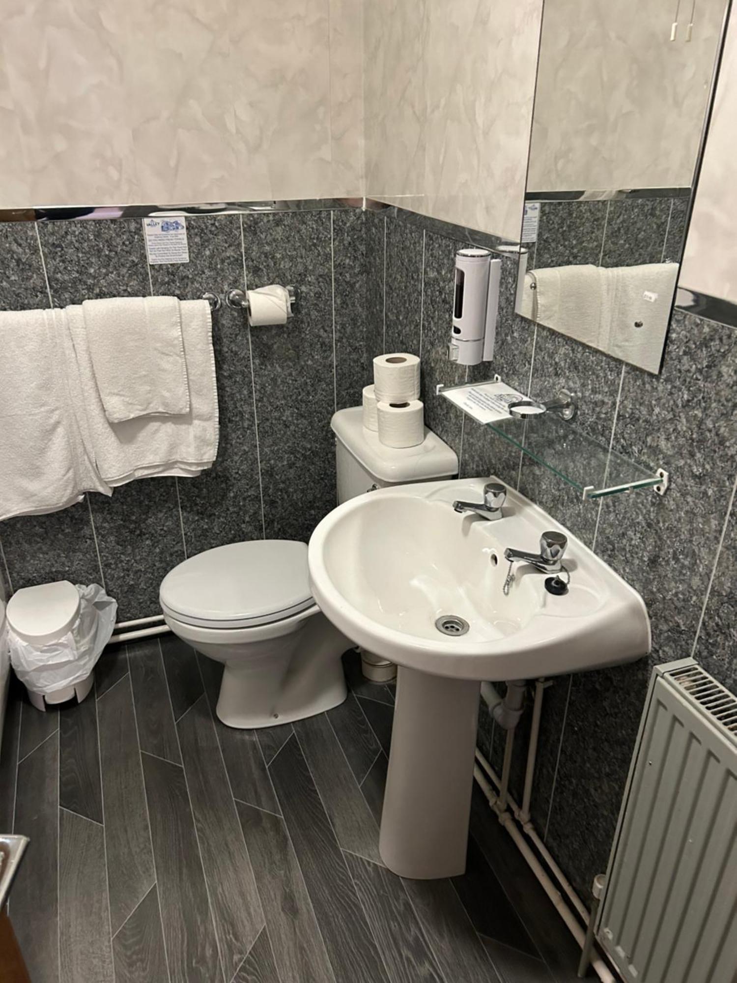 The Valley Hotel, Anglesey Экстерьер фото