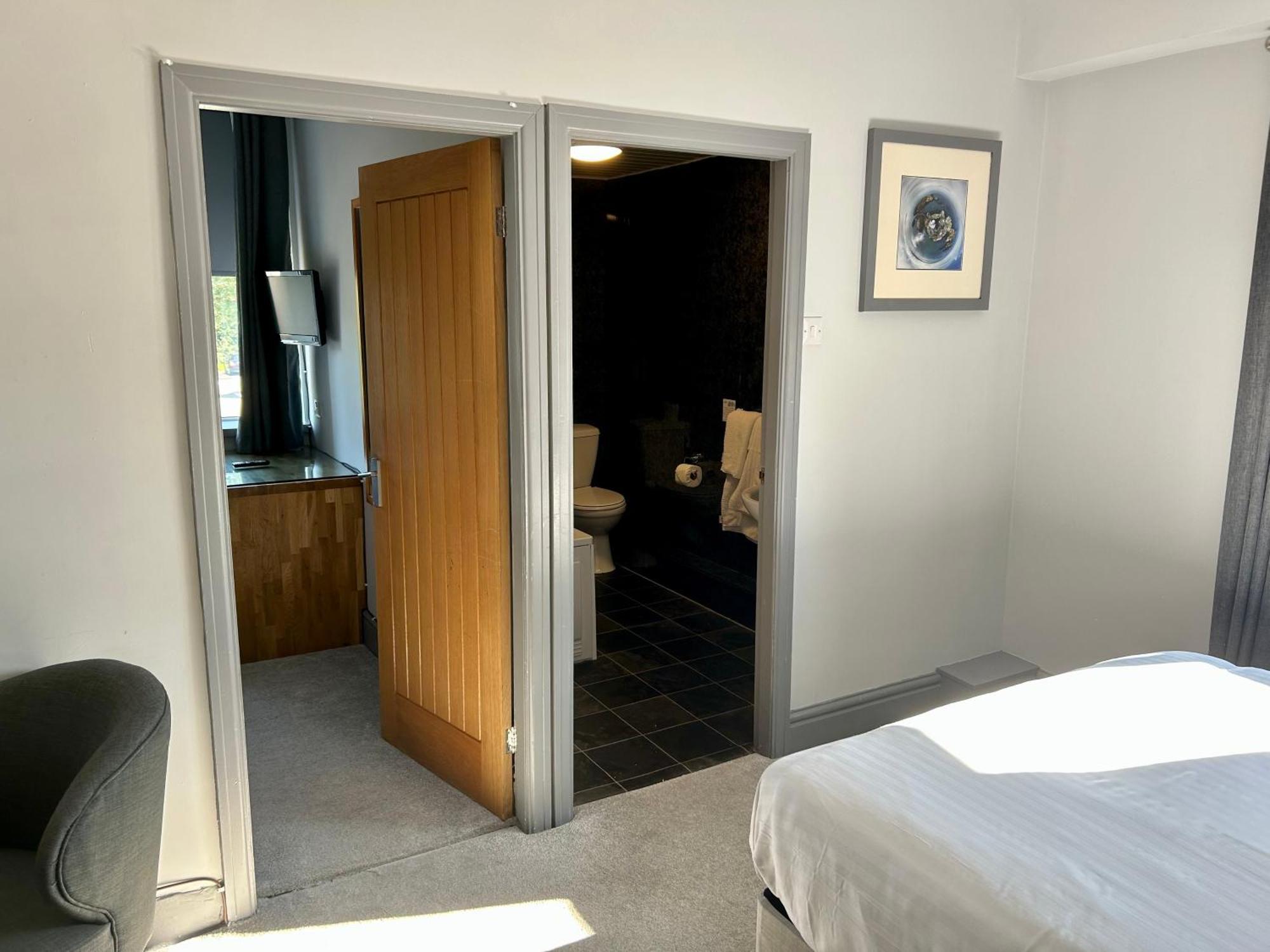 The Valley Hotel, Anglesey Экстерьер фото